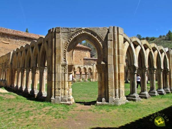 Las Golondrinas Soria Esterno foto